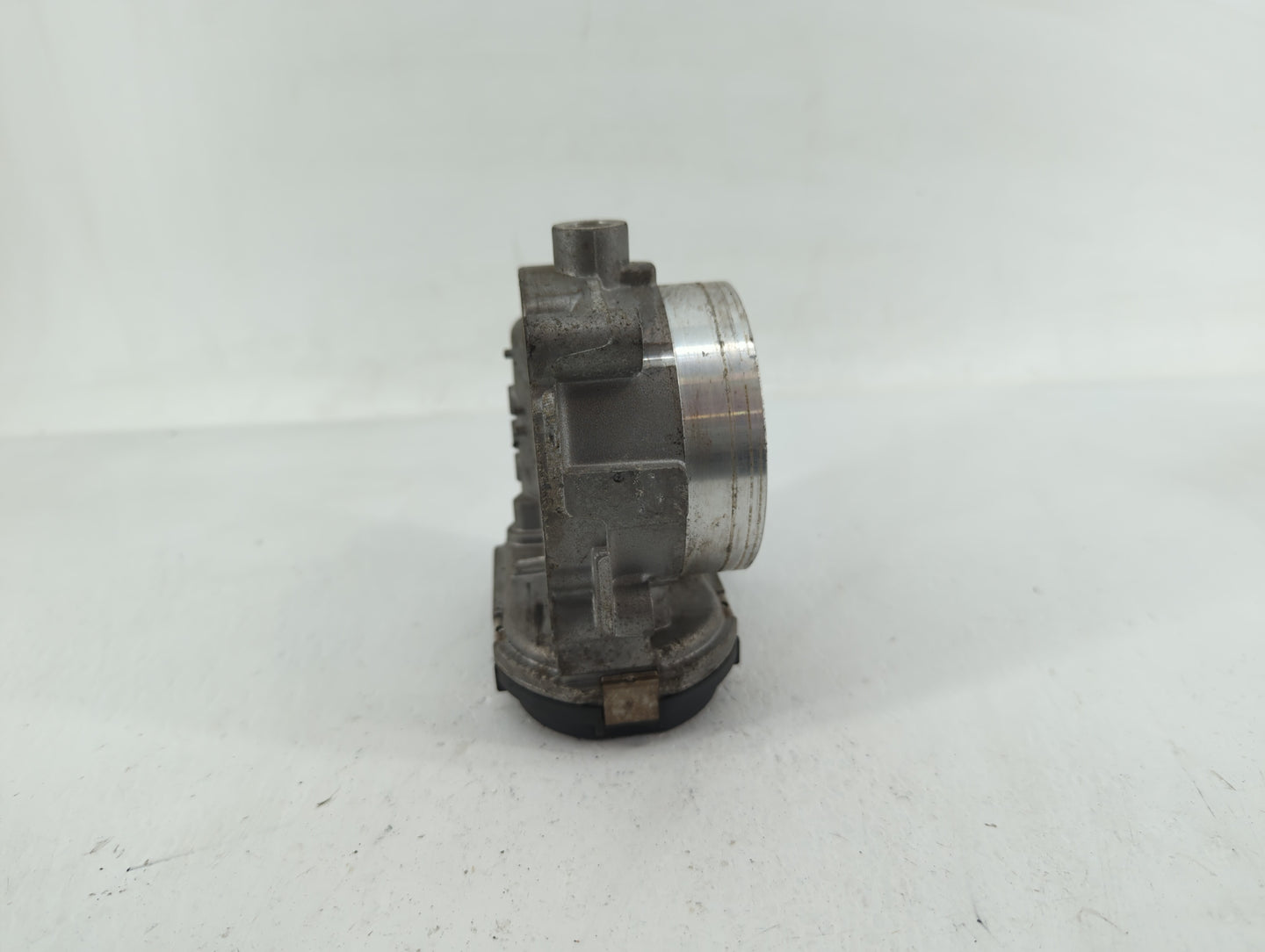 2011-2016 Chrysler Town & Country Throttle Body P/N:05184349AE 05184349AC Fits OEM Used Auto Parts - Oemusedautoparts1.com