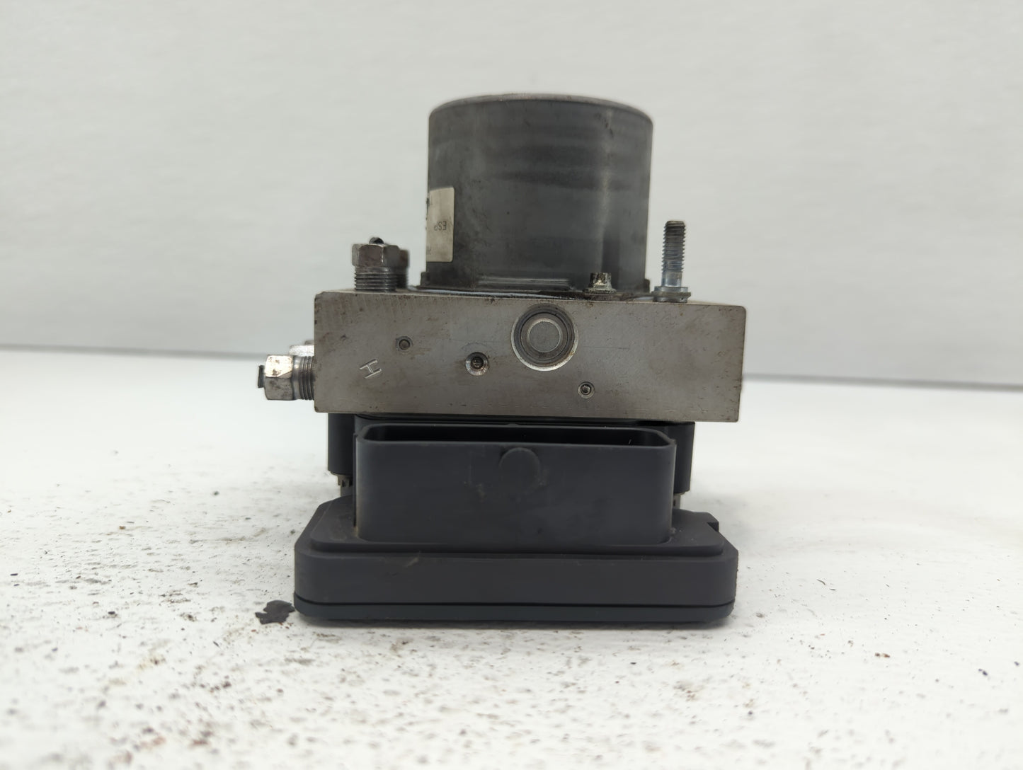 2013 Chrysler Town & Country ABS Pump Control Module Replacement P/N:P68183803AC P68183803AB Fits OEM Used Auto Parts - Oemu