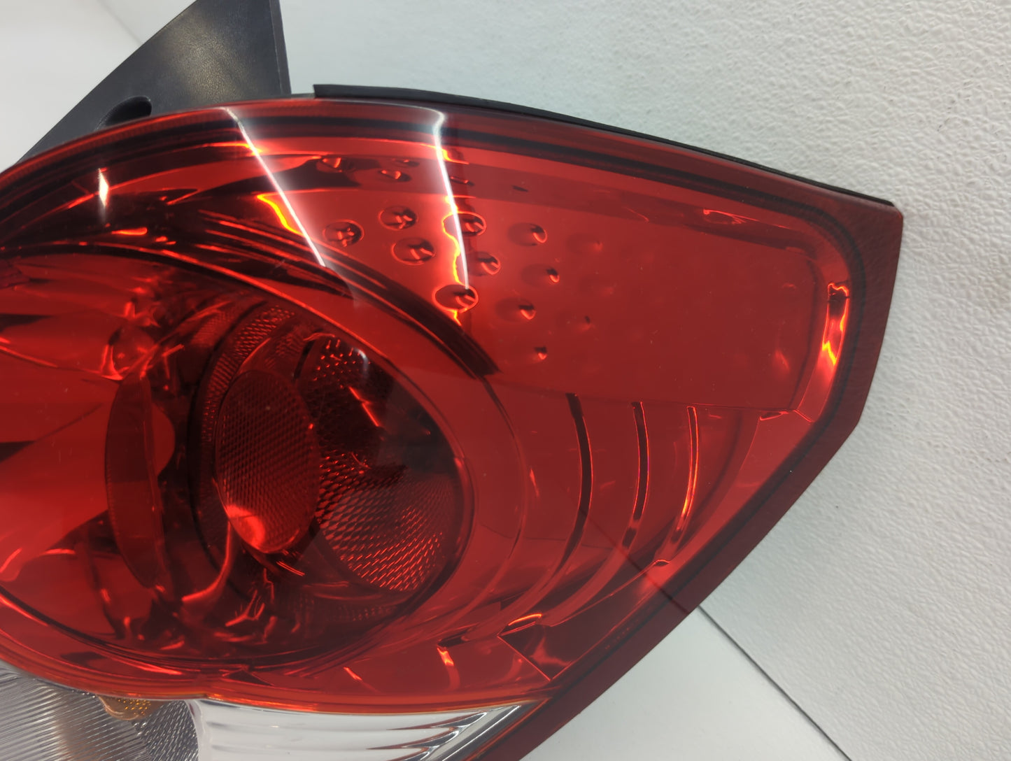 2013 Chrysler Town & Country Tail Light Assembly Passenger Right OEM Fits OEM Used Auto Parts - Oemusedautoparts1.com