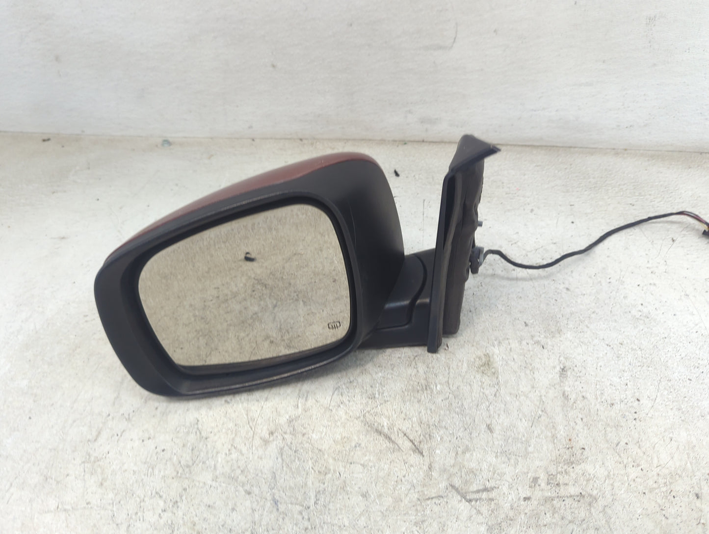 2011-2016 Chrysler Town & Country Driver Side View Mirror - Left Door Mirror OEM Used - Oemusedautoparts1.com