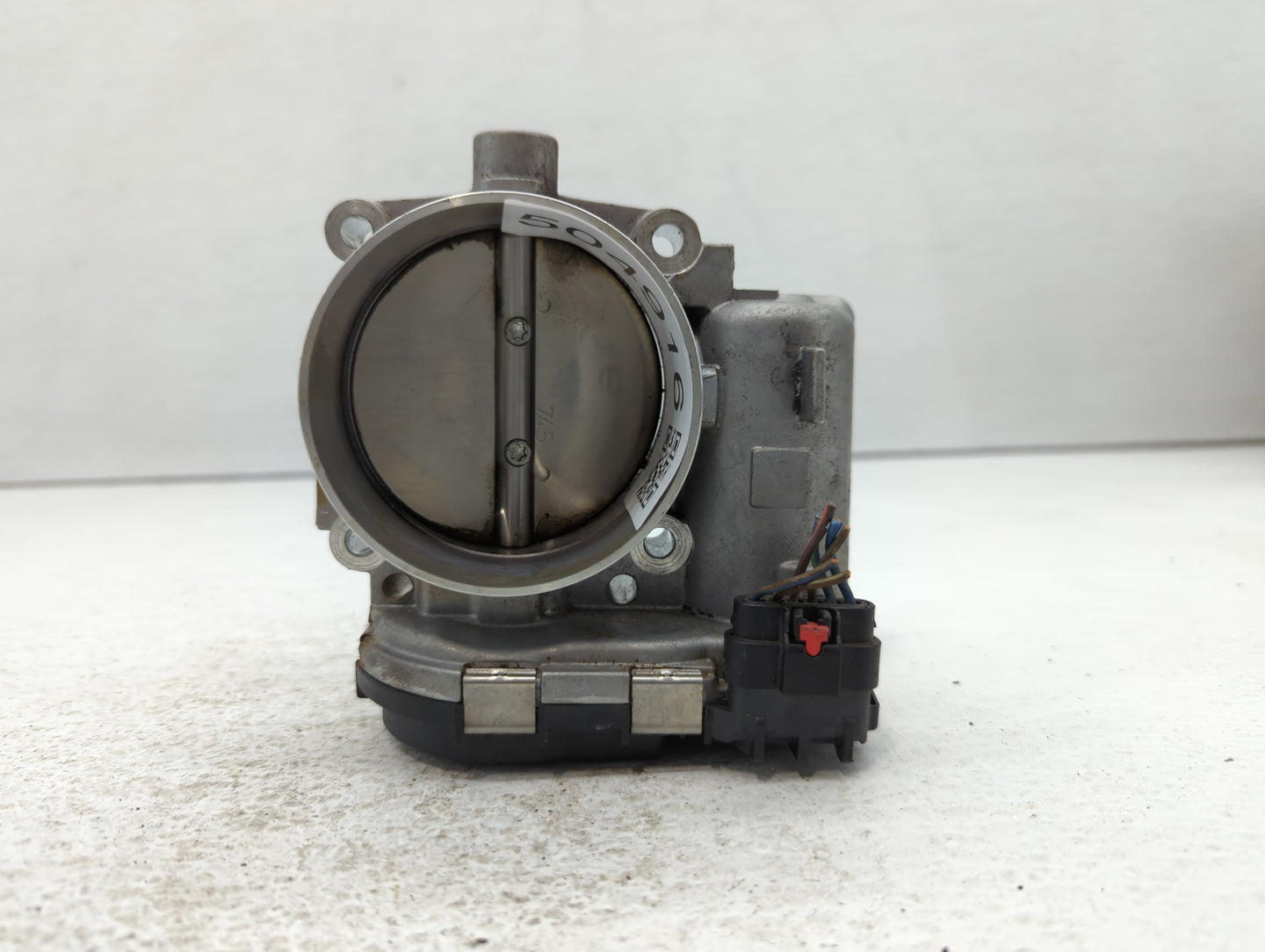 2011-2016 Chrysler Town & Country Throttle Body P/N:05184349AC Fits OEM Used Auto Parts - Oemusedautoparts1.com
