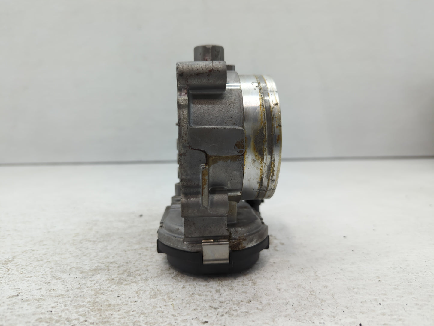 2011-2016 Chrysler Town & Country Throttle Body P/N:05184349AC Fits OEM Used Auto Parts - Oemusedautoparts1.com