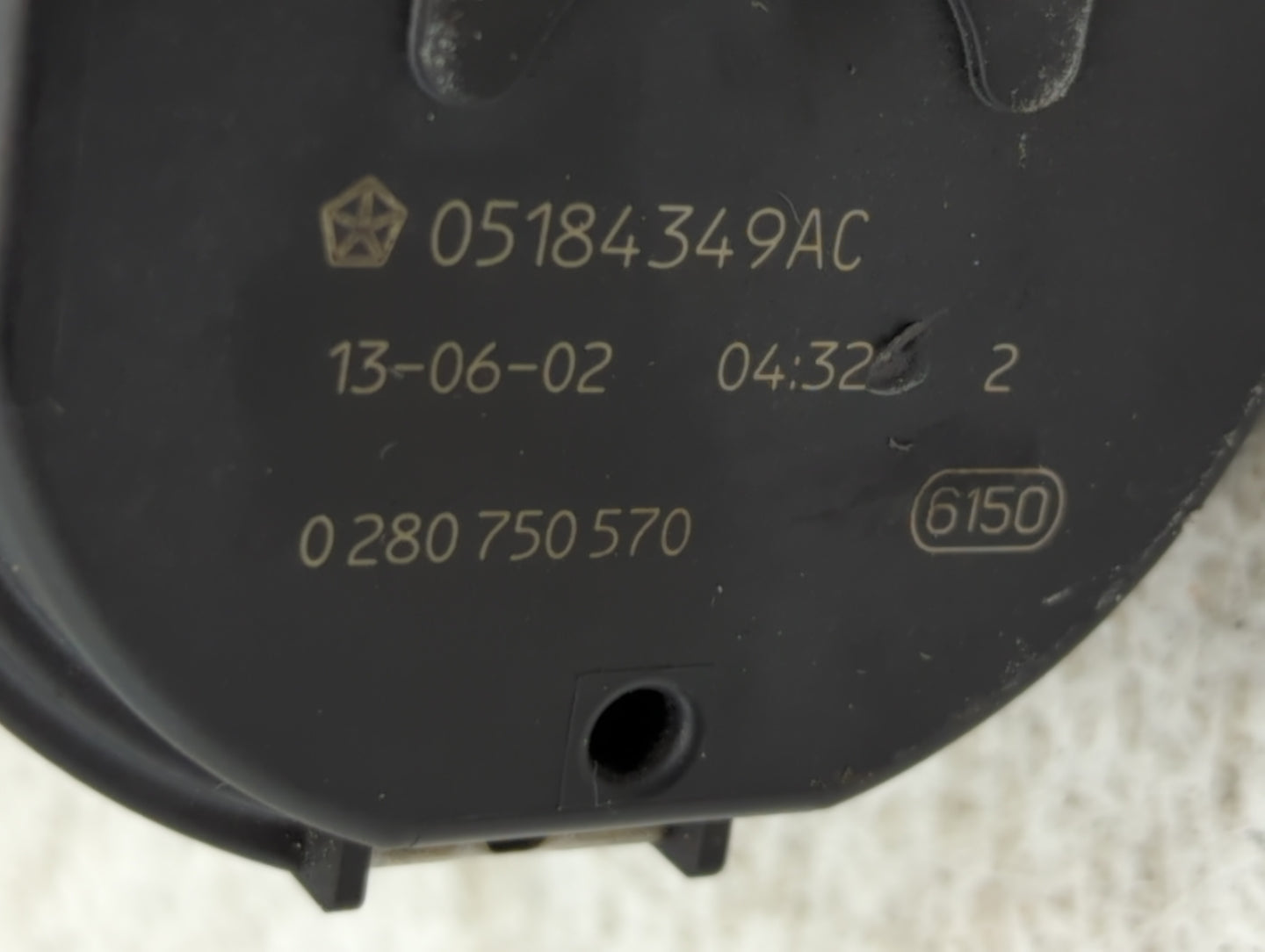 2011-2016 Chrysler Town & Country Throttle Body P/N:05184349AC Fits OEM Used Auto Parts - Oemusedautoparts1.com
