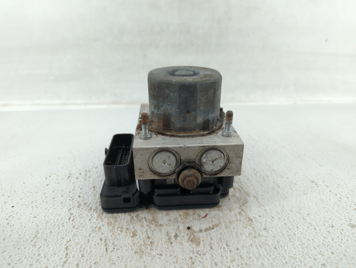 2013 Chrysler Town & Country Anti-Lock Brake ABS Pump Module Actuator OEM P/N:P68183803AA Fits OEM Used Auto Parts - Oemused