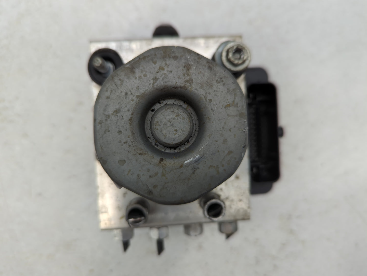 2013 Chrysler Town & Country ABS Pump Control Module Replacement P/N:68183803AA Fits OEM Used Auto Parts - Oemusedautoparts1