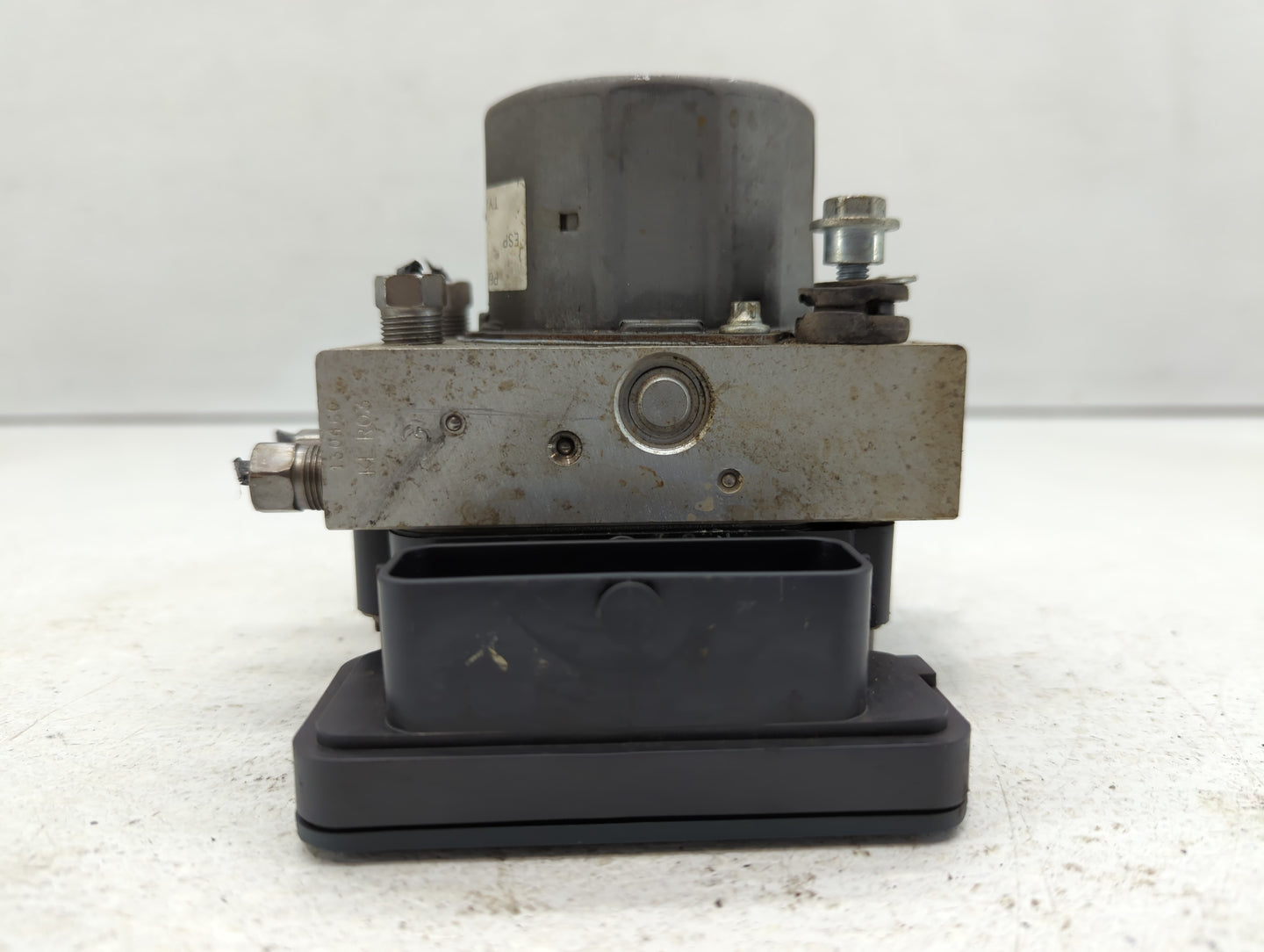 2013 Chrysler Town & Country ABS Pump Control Module Replacement P/N:68183803AA Fits OEM Used Auto Parts - Oemusedautoparts1