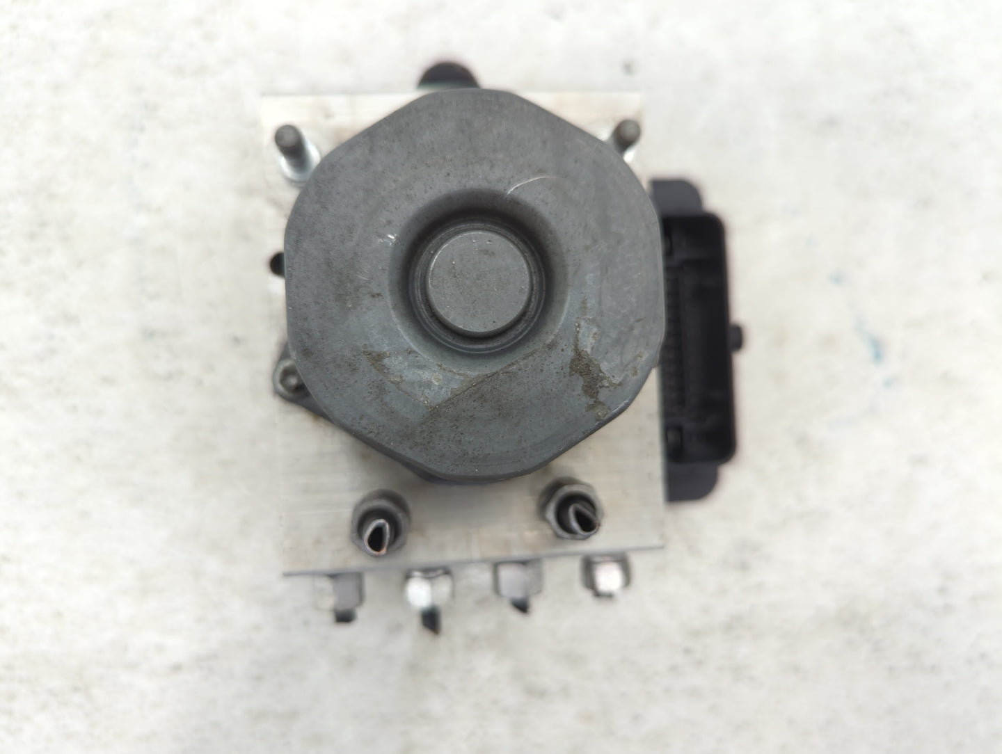 2013 Chrysler Town & Country ABS Pump Control Module Replacement P/N:P68183803AB Fits OEM Used Auto Parts - Oemusedautoparts