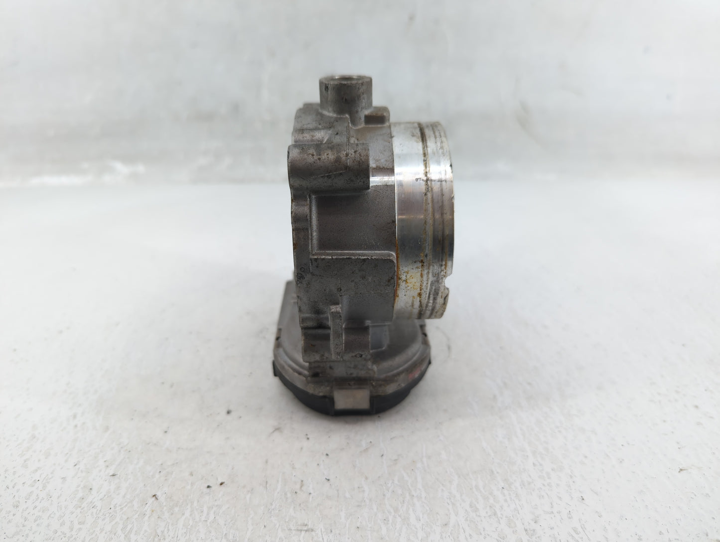 2011-2016 Chrysler Town & Country Throttle Body P/N:05184 349AC Fits OEM Used Auto Parts - Oemusedautoparts1.com