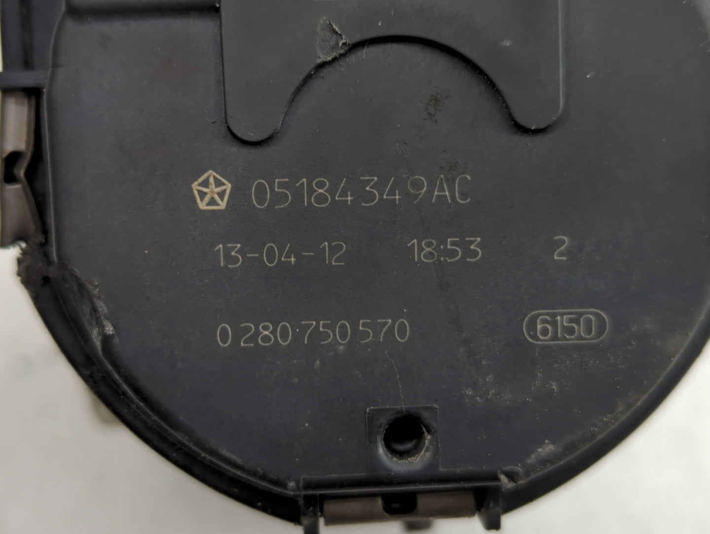 2011-2016 Chrysler Town & Country Throttle Body P/N:05184 349AC Fits OEM Used Auto Parts - Oemusedautoparts1.com