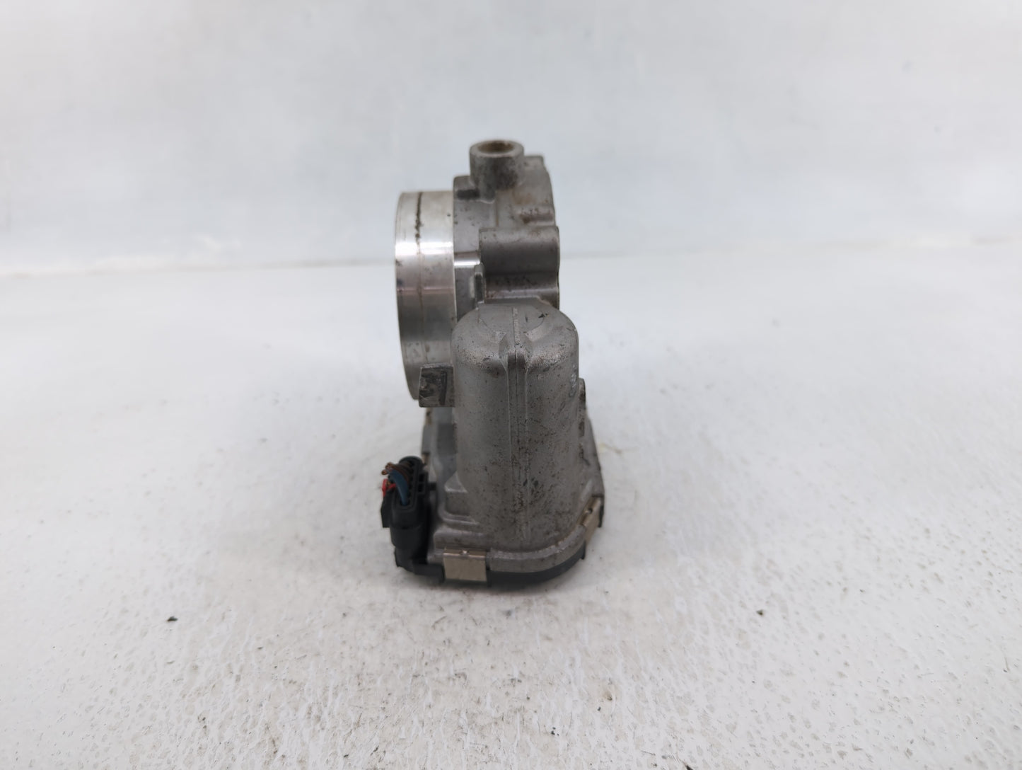 2011-2016 Chrysler Town & Country Throttle Body P/N:05184349AC Fits OEM Used Auto Parts - Oemusedautoparts1.com