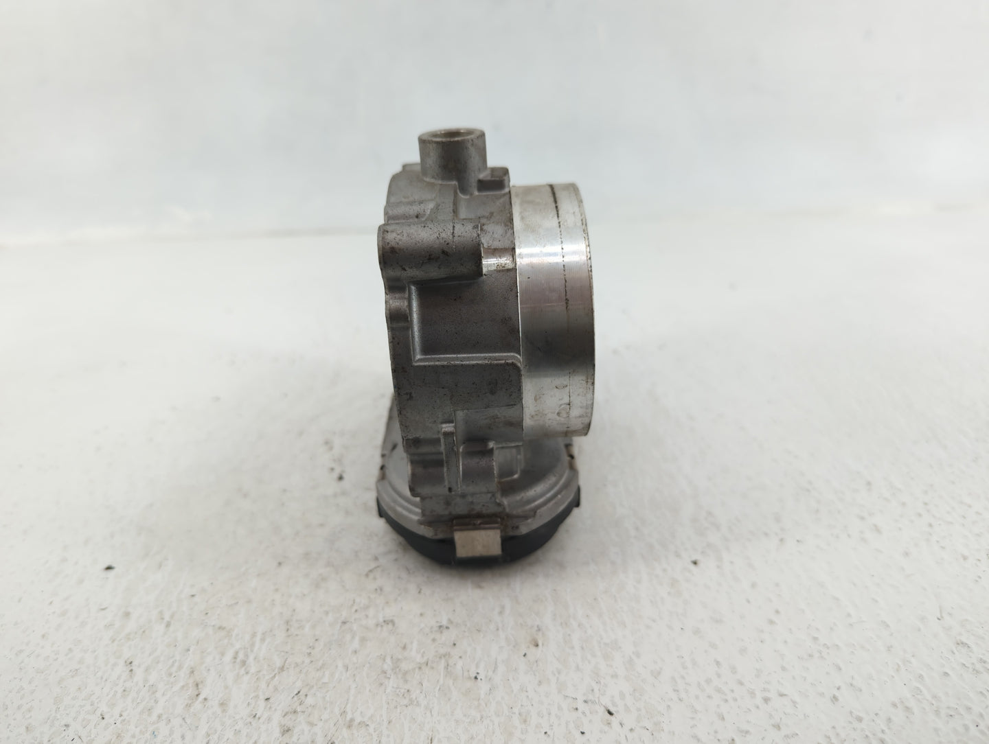 2011-2016 Chrysler Town & Country Throttle Body P/N:05184349AC Fits OEM Used Auto Parts - Oemusedautoparts1.com
