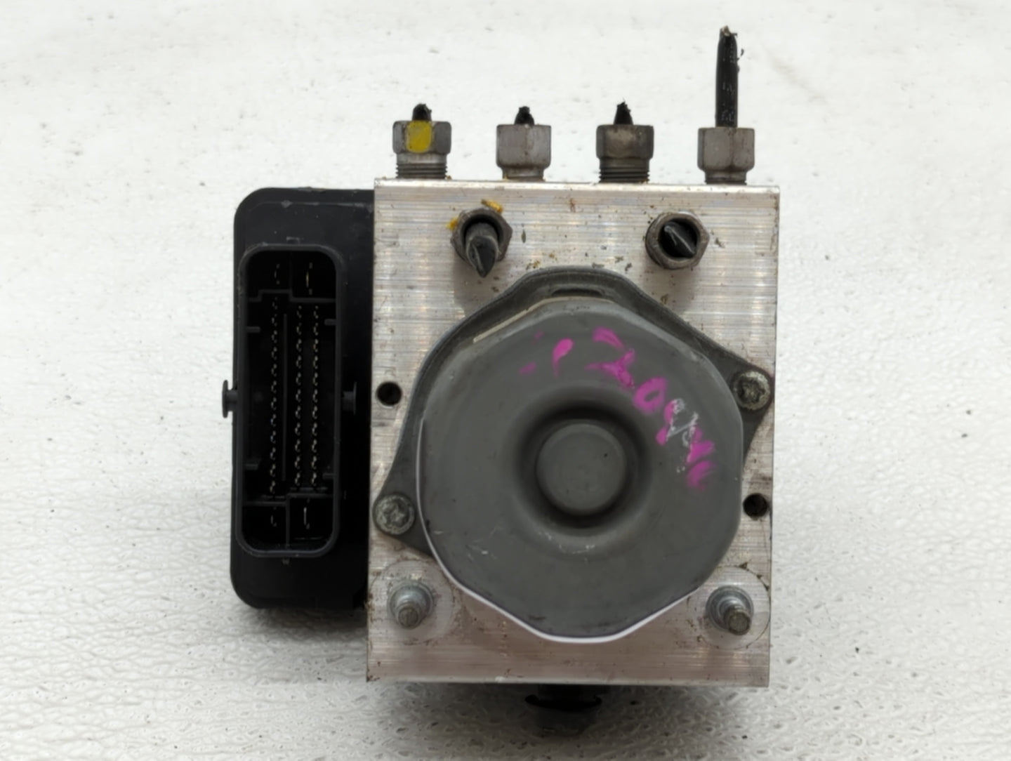 2013 Chrysler Town & Country ABS Pump Control Module Replacement P/N:P68183803AB Fits OEM Used Auto Parts - Oemusedautoparts