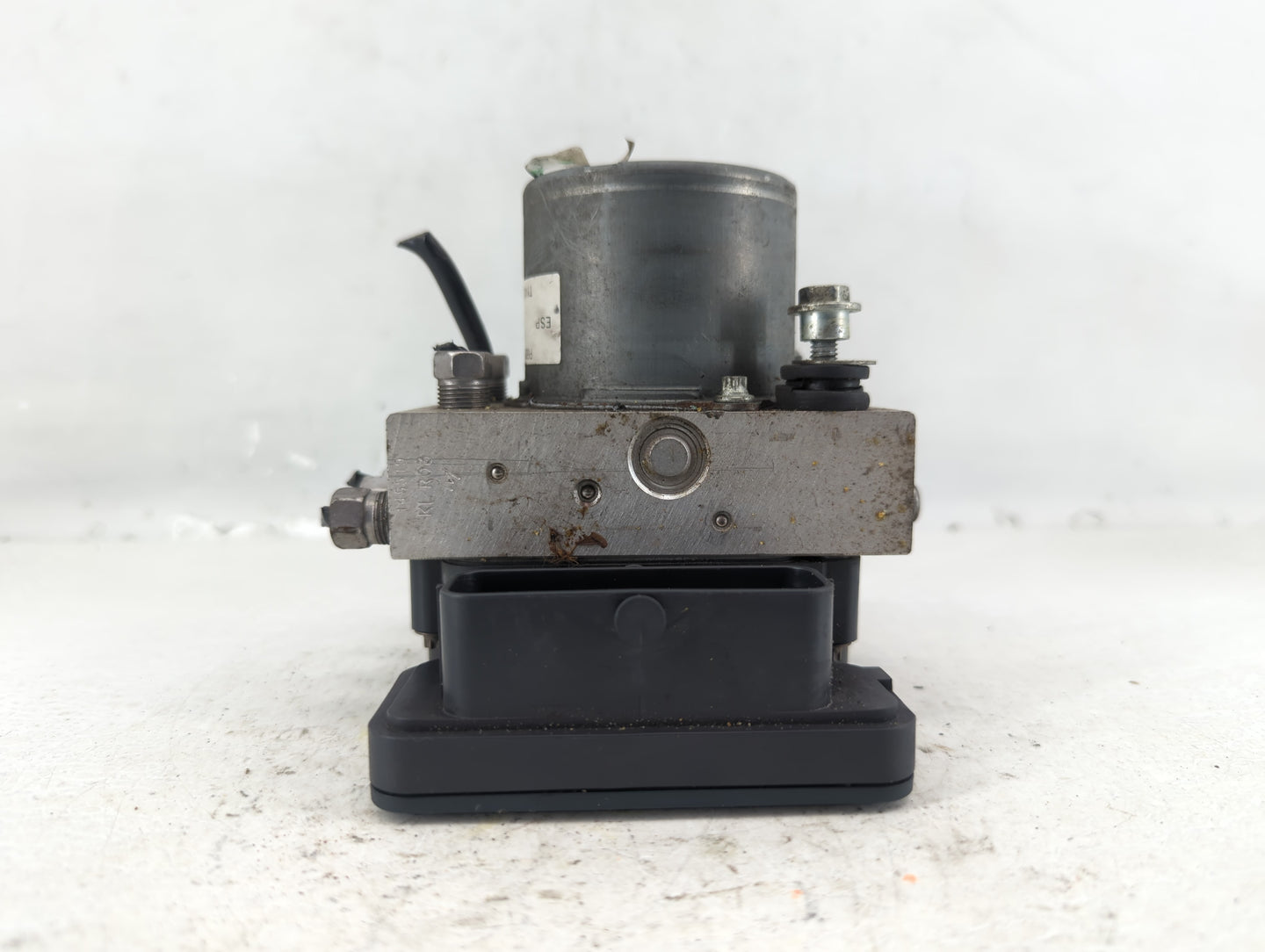 2013 Chrysler Town & Country ABS Pump Control Module Replacement P/N:P68183803AC Fits OEM Used Auto Parts - Oemusedautoparts