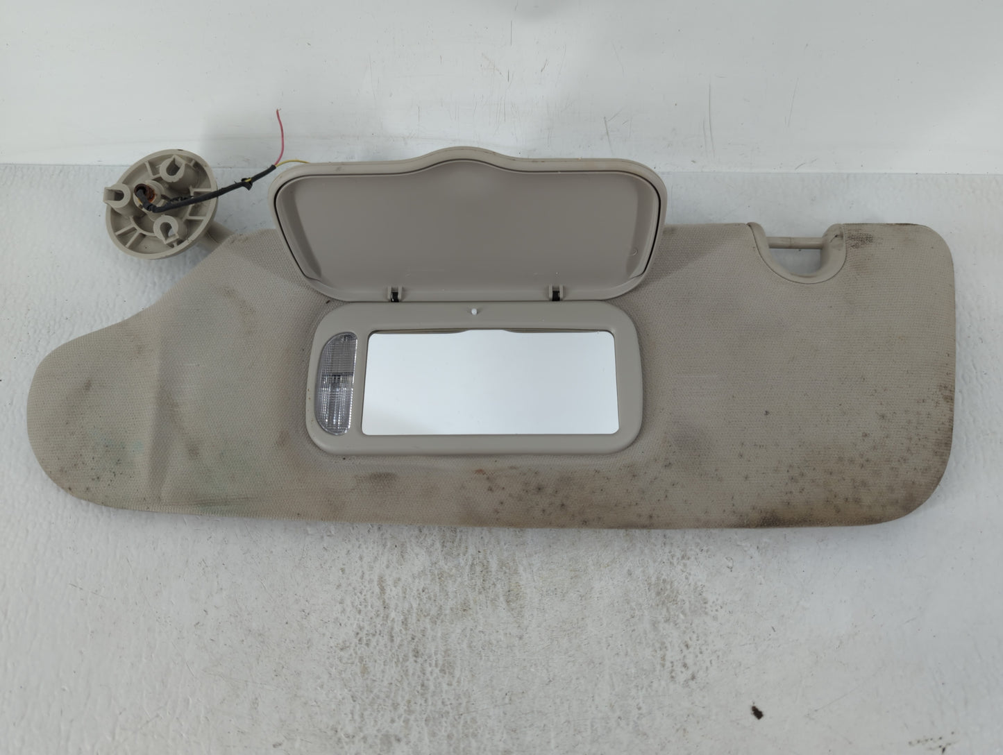 2011-2016 Chrysler Town & Country Sun Visor Shade Replacement Passenger Right Mirror Fits OEM Used Auto Parts - Oemusedautop