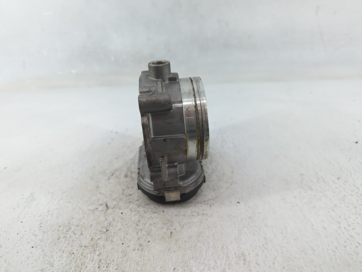 2011-2016 Chrysler Town & Country Throttle Body P/N:0 280 750 570 05184349AC Fits OEM Used Auto Parts - Oemusedautoparts1.co