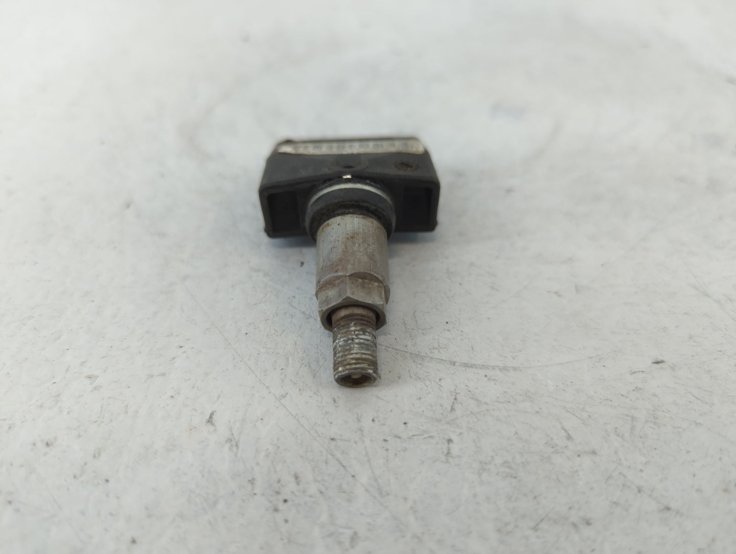2013 Chrysler Town & Country Tire Pressure Monitoring System Sensor Tpms - Oemusedautoparts1.com