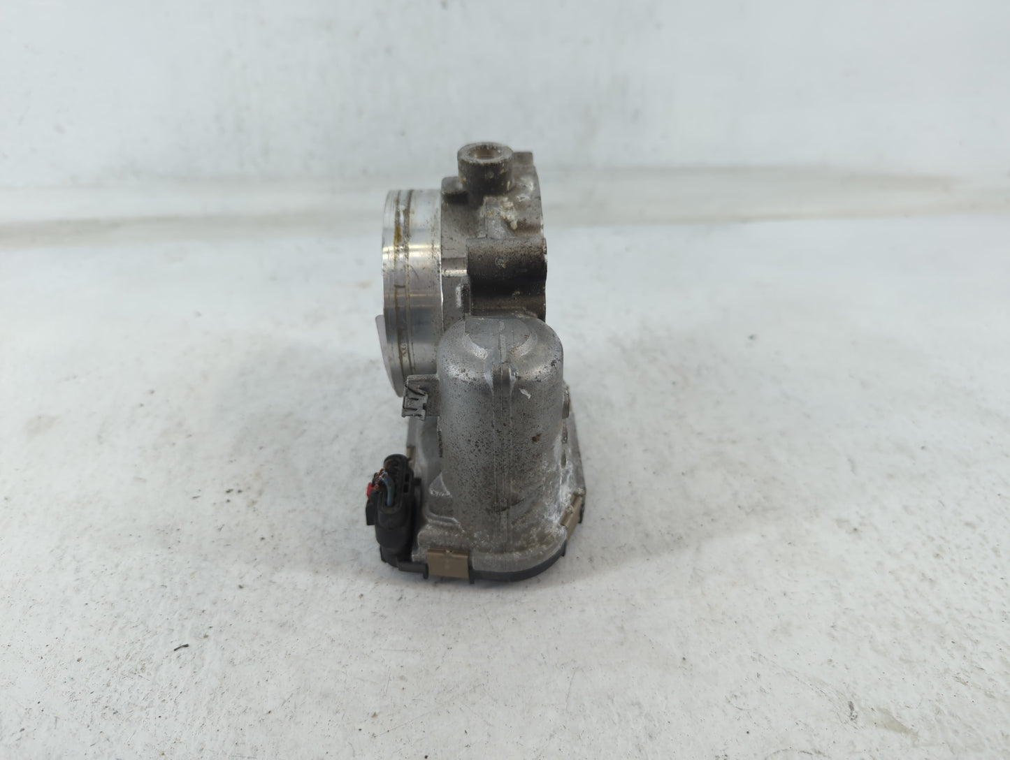 2011-2016 Chrysler Town & Country Throttle Body P/N:0 280 750 570 05184349AC Fits OEM Used Auto Parts - Oemusedautoparts1.co