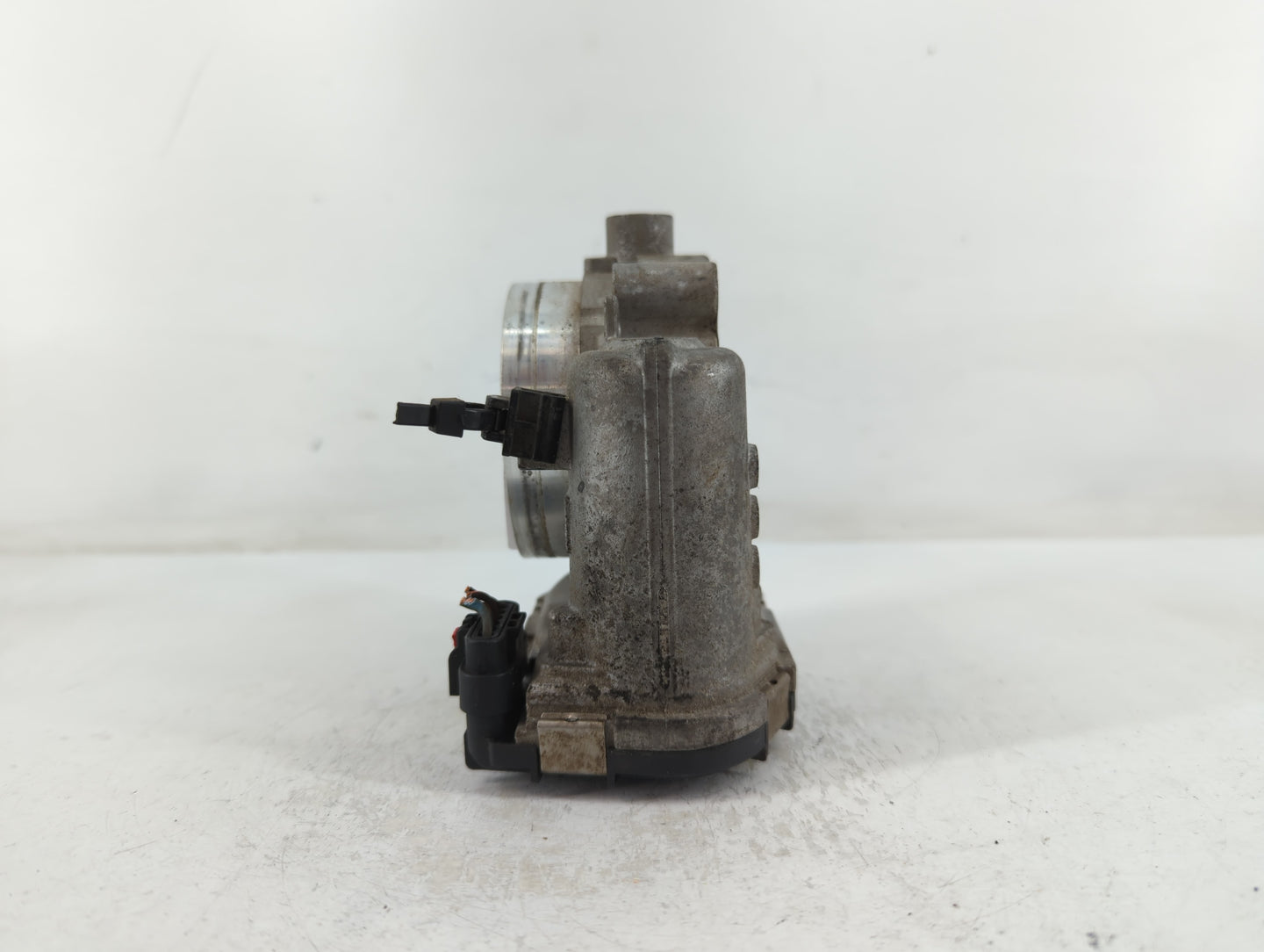 2011-2016 Chrysler Town & Country Throttle Body P/N:0 280 750 570 05184349AC Fits OEM Used Auto Parts - Oemusedautoparts1.co