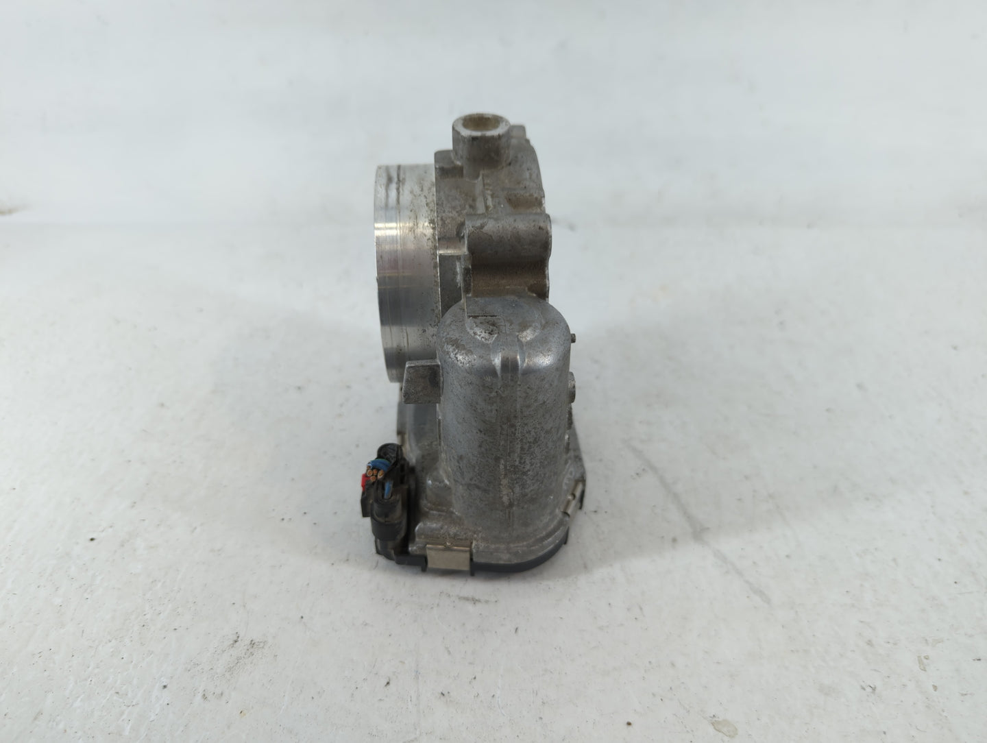 2011-2016 Chrysler Town & Country Throttle Body P/N:0 280 750 570 05184349AC Fits OEM Used Auto Parts - Oemusedautoparts1.co