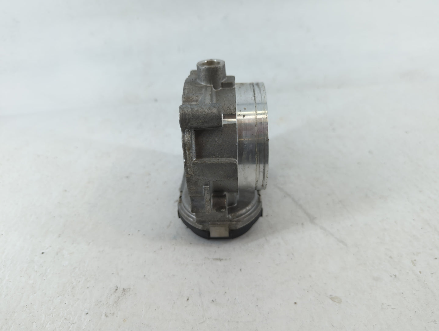 2011-2016 Chrysler Town & Country Throttle Body P/N:0 280 750 570 05184349AC Fits OEM Used Auto Parts - Oemusedautoparts1.co