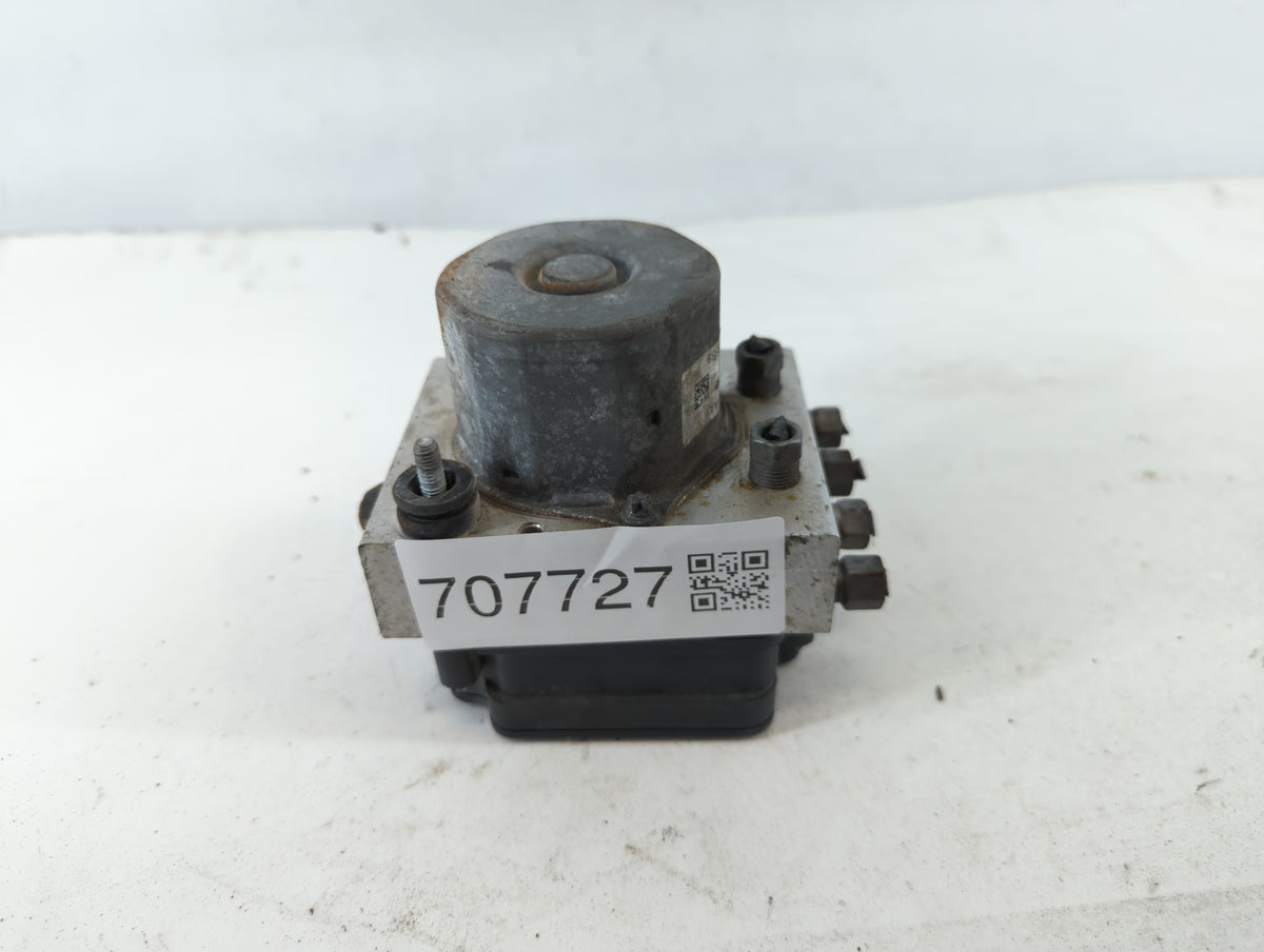 2013 Chrysler Town & Country Anti-Lock Brake ABS Pump Module Actuator OEM P/N:P68183803AA Fits OEM Used Auto Parts - Oemused