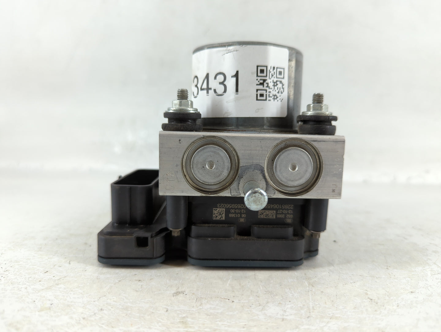 2011-2016 Chrysler Town & Country Throttle Body P/N:P68183803AA Fits OEM Used Auto Parts - Oemusedautoparts1.com