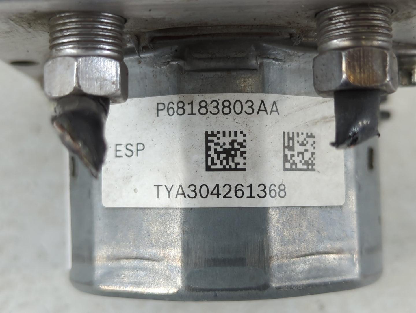 2011-2016 Chrysler Town & Country Throttle Body P/N:P68183803AA Fits OEM Used Auto Parts - Oemusedautoparts1.com