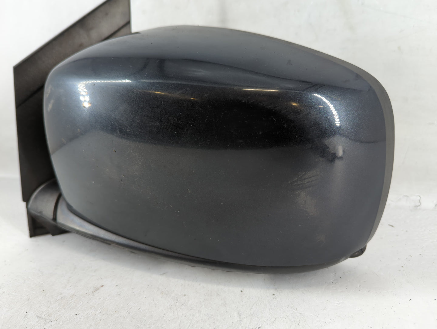 2011-2016 Chrysler Town & Country Driver Side View Mirror - Left Door Mirror OEM Used - Oemusedautoparts1.com