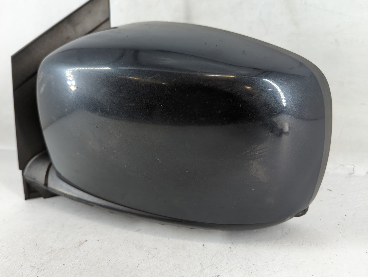 2011-2016 Chrysler Town & Country Driver Side View Mirror - Left Door Mirror OEM Used - Oemusedautoparts1.com