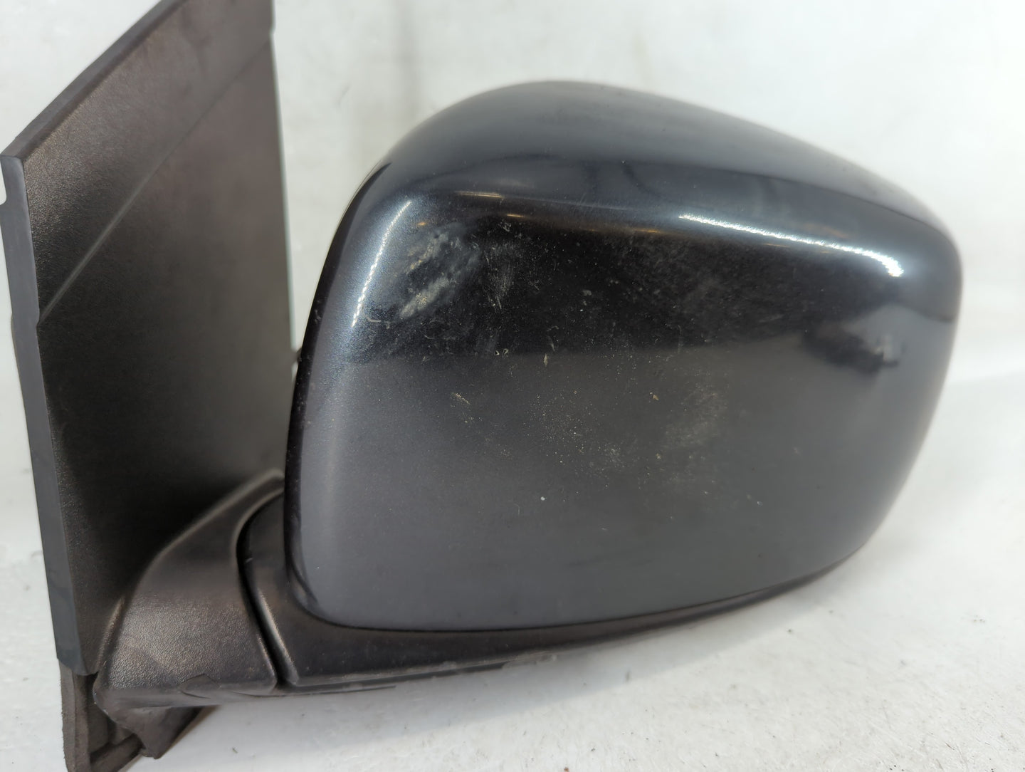2011-2016 Chrysler Town & Country Driver Side View Mirror - Left Door Mirror OEM Used - Oemusedautoparts1.com