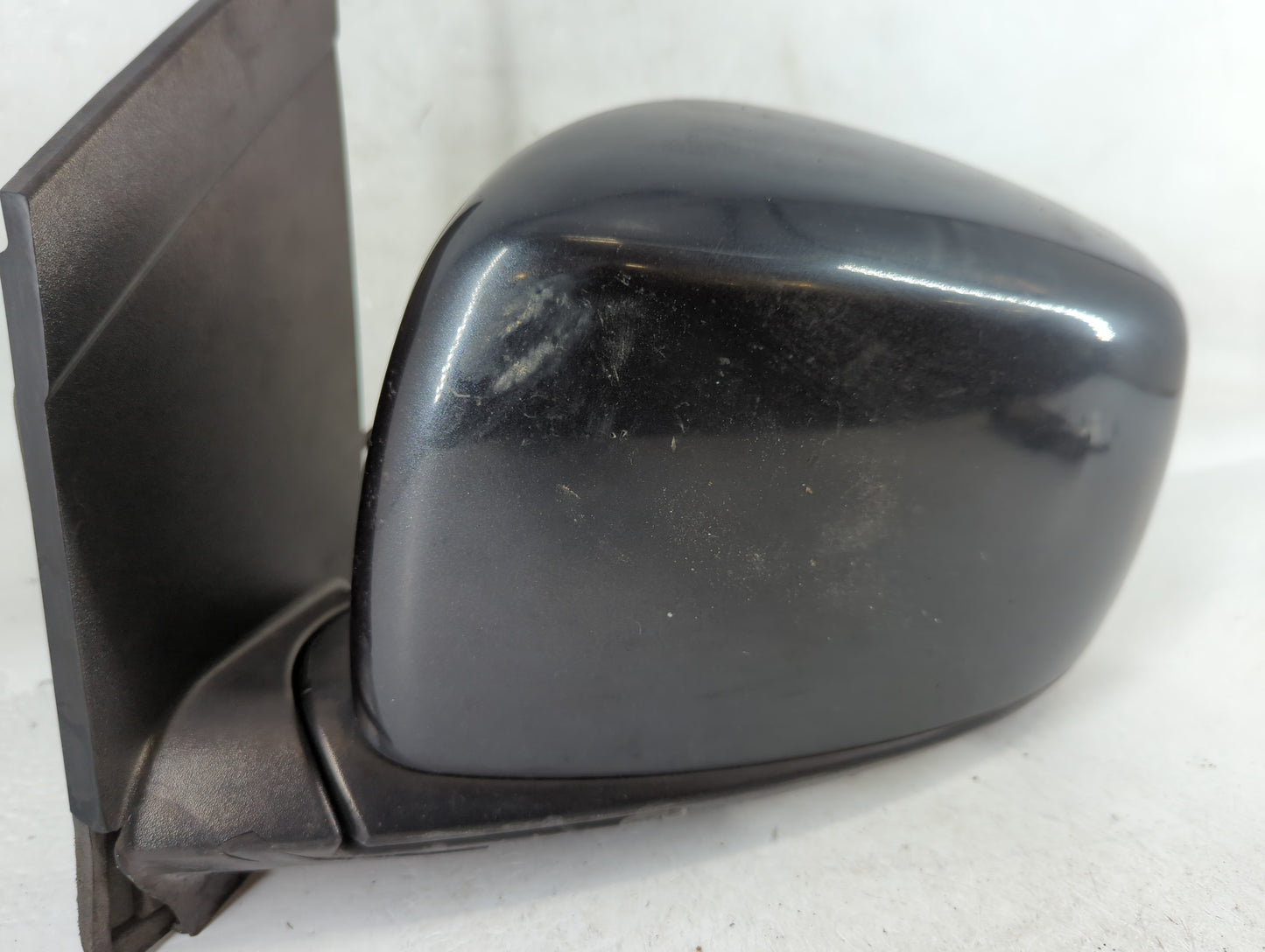 2011-2016 Chrysler Town & Country Driver Side View Mirror - Left Door Mirror OEM Used - Oemusedautoparts1.com
