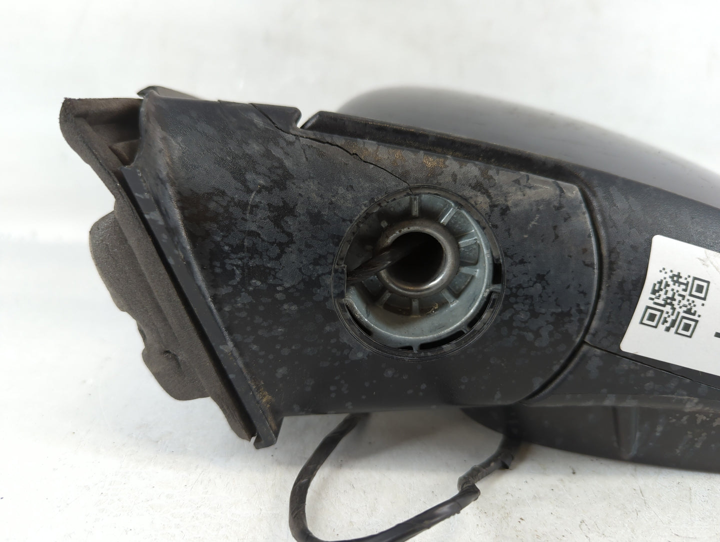 2011-2016 Chrysler Town & Country Driver Side View Mirror - Left Door Mirror OEM Used - Oemusedautoparts1.com