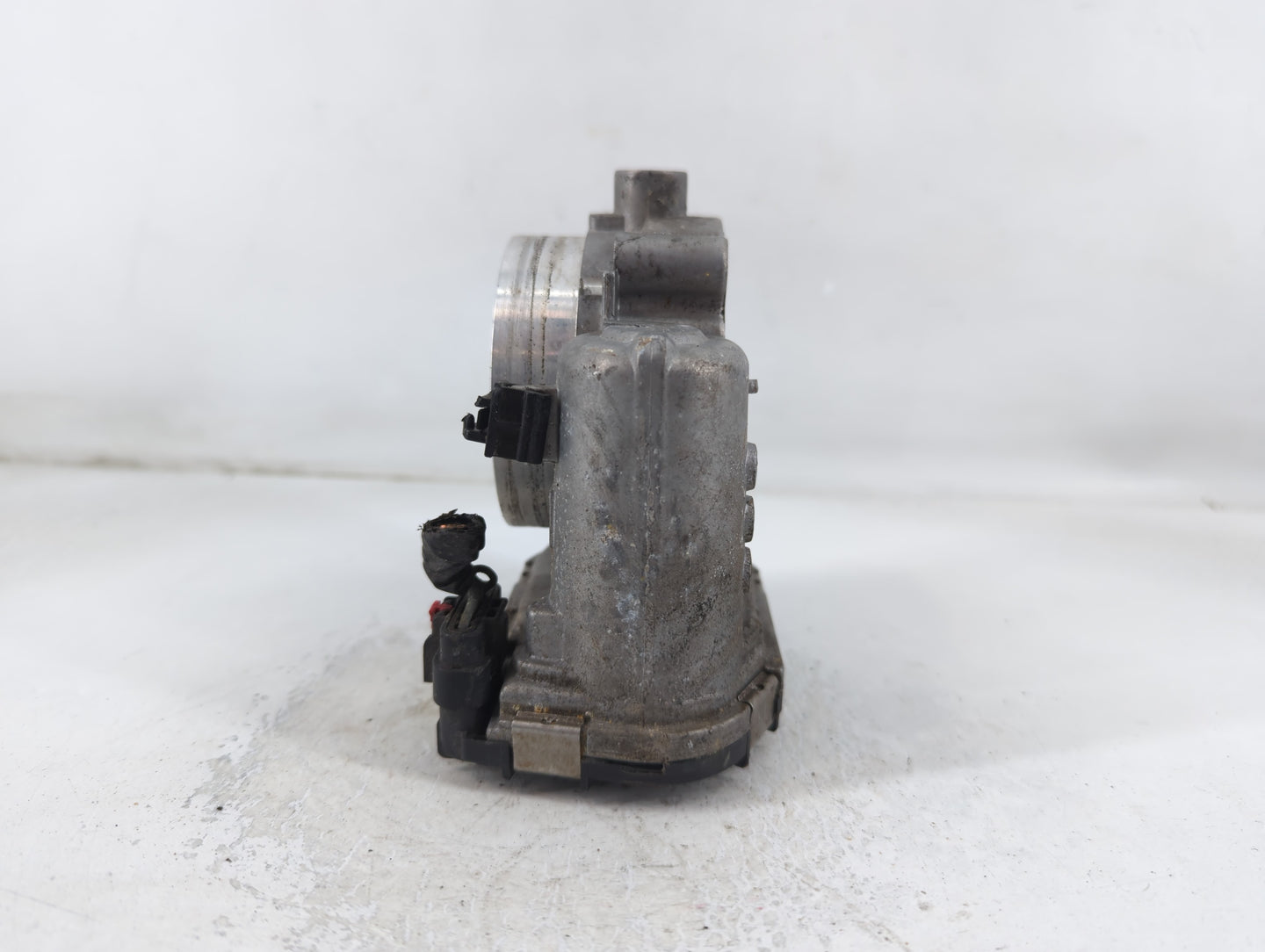 2011-2016 Chrysler Town & Country Throttle Body P/N:0 280 750 570 05184349AC Fits OEM Used Auto Parts - Oemusedautoparts1.co