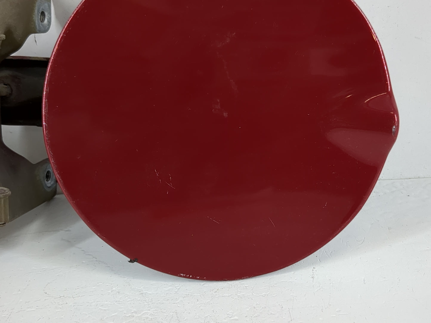 2013 Dodge Avenger Fuel Tank Door Lid Gas Tank Red - Oemusedautoparts1.com