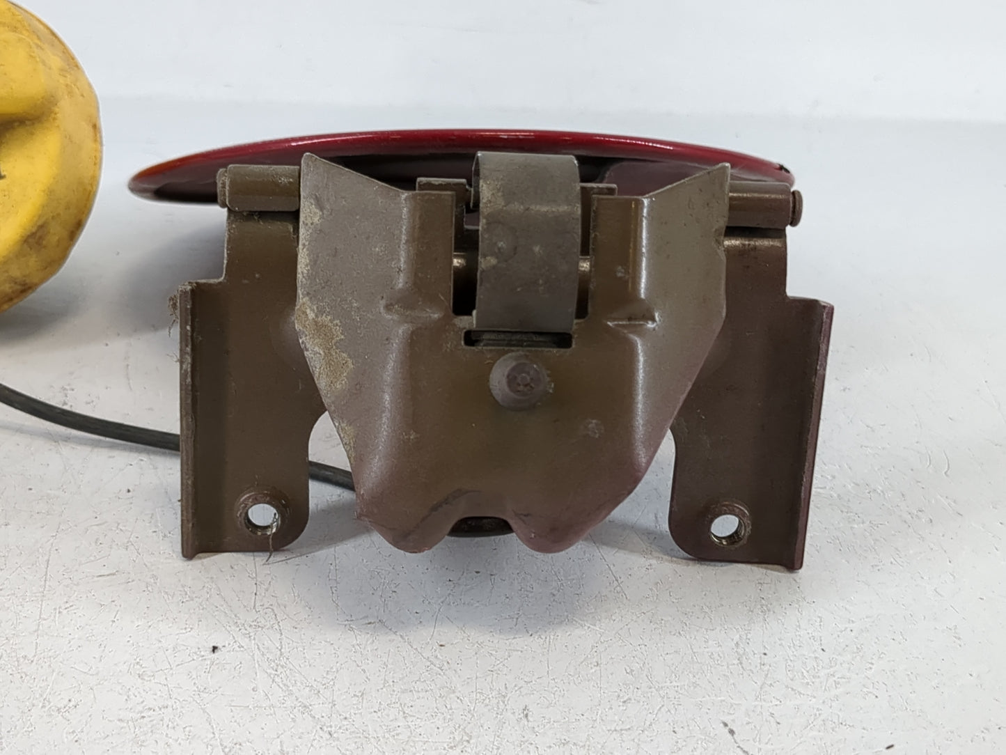 2013 Dodge Avenger Fuel Tank Door Lid Gas Tank Red - Oemusedautoparts1.com