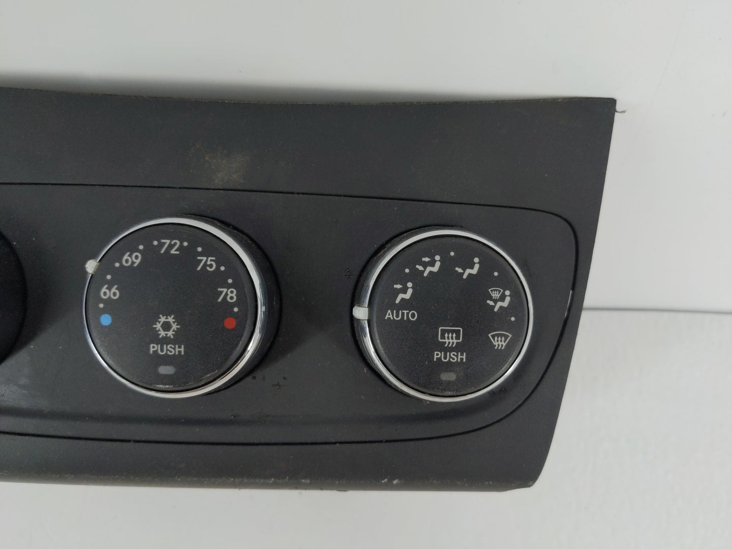 2013 Dodge Avenger Climate Control Module Temperature AC/Heater Replacement P/N:P55111888A Fits OEM Used Auto Parts - Oemuse