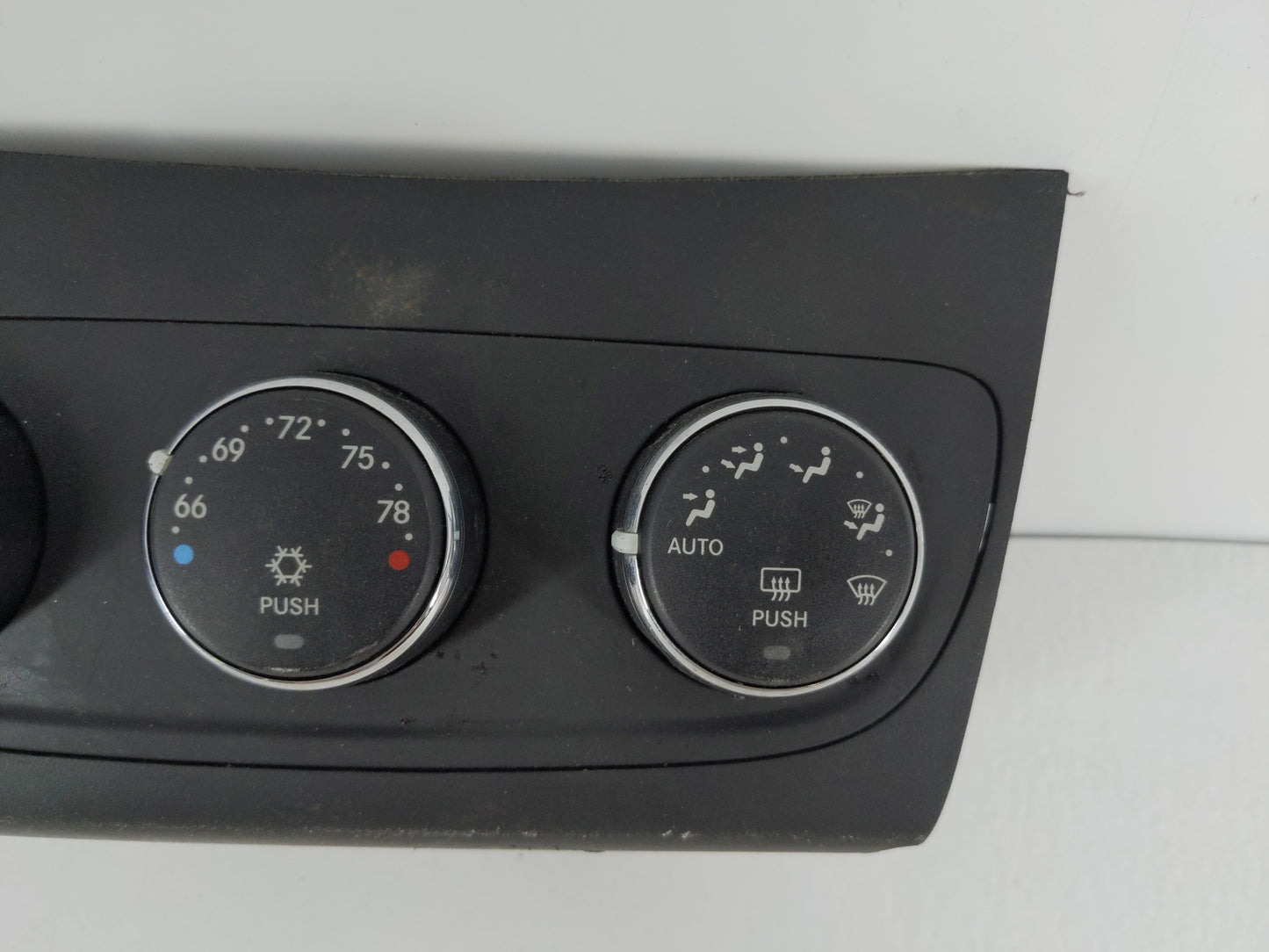 2013 Dodge Avenger Climate Control Module Temperature AC/Heater Replacement P/N:P55111888A Fits OEM Used Auto Parts - Oemuse