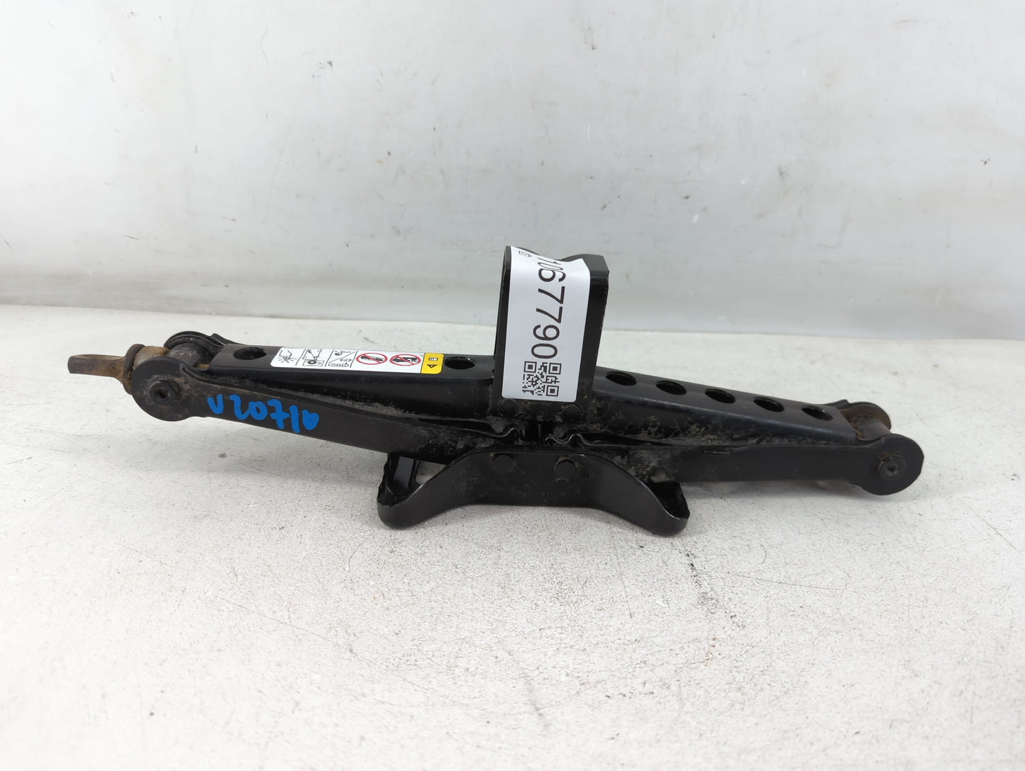 2013 Dodge Avenger Spare Scissor Car Jack - Oemusedautoparts1.com