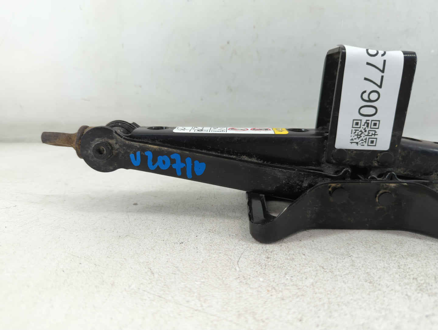 2013 Dodge Avenger Spare Scissor Car Jack - Oemusedautoparts1.com
