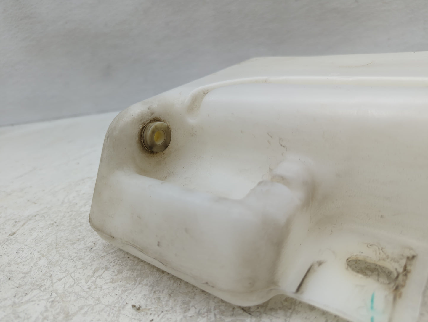 2011-2014 Dodge Avenger Windshield Washer Fluid Reservoir Bottle Oem - Oemusedautoparts1.com