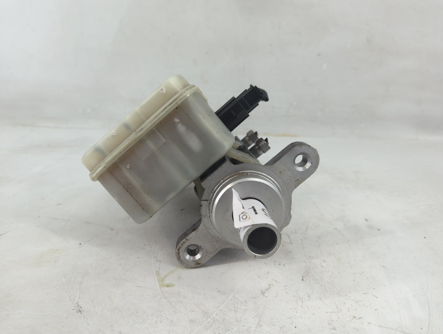 2008-2014 Dodge Avenger Brake Master Cylinder - Oemusedautoparts1.com