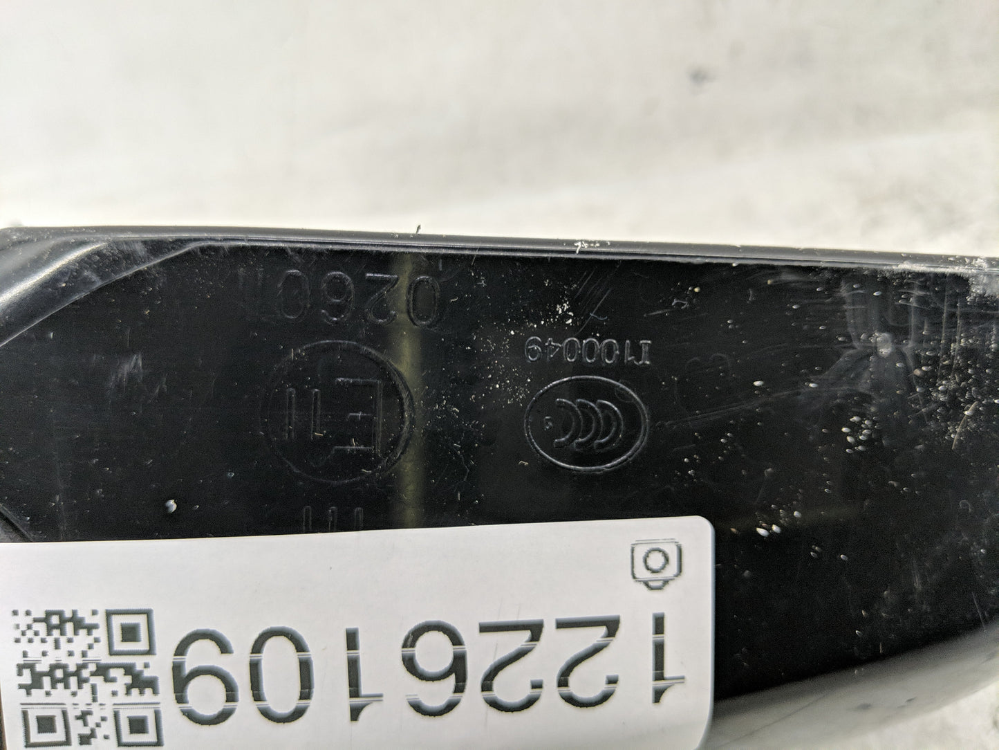 2013-2014 Dodge Avenger Passenger Right Side View Manual Door Mirror - Oemusedautoparts1.com