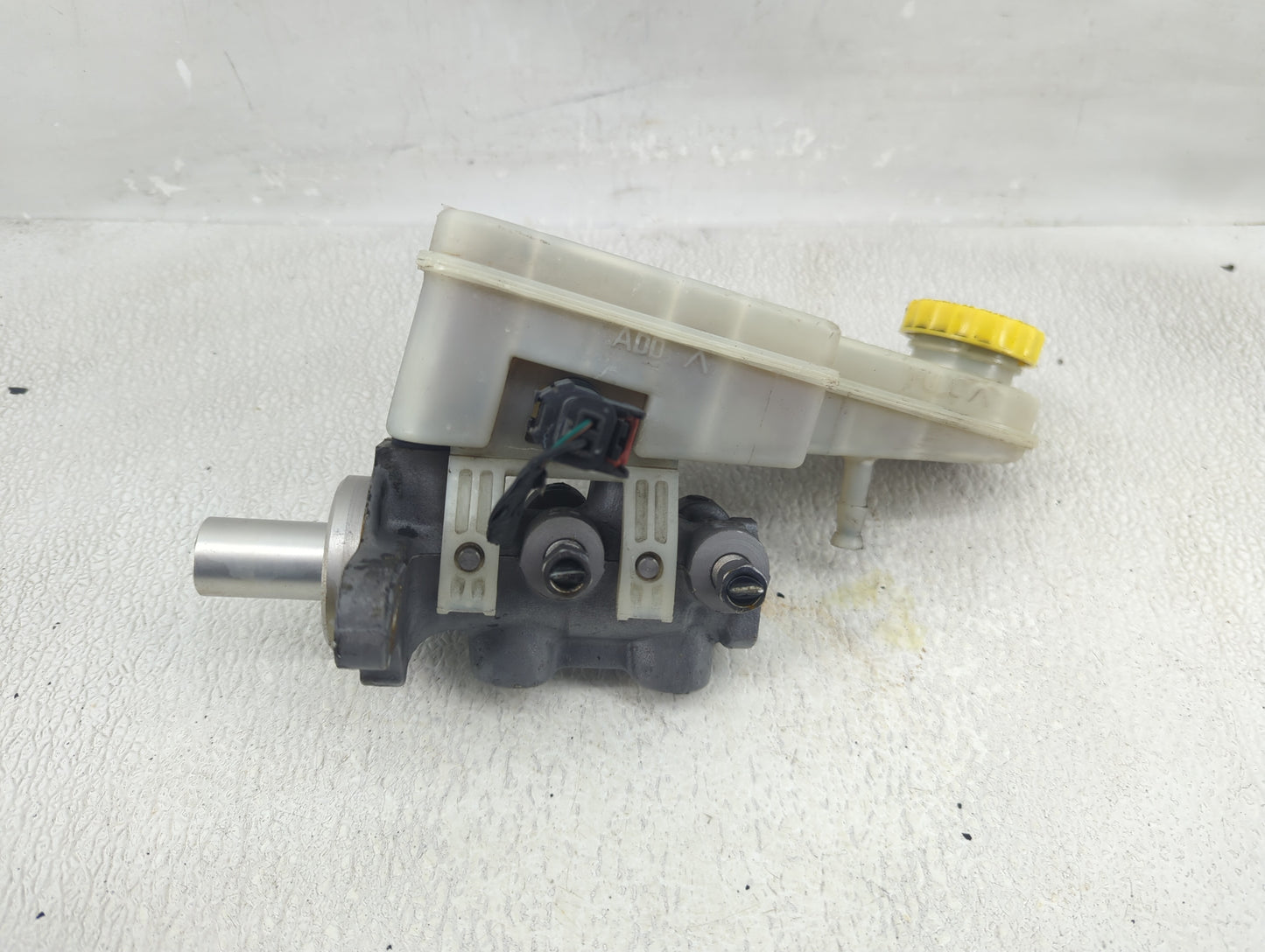 2008-2014 Dodge Avenger Brake Master Cylinder - Oemusedautoparts1.com