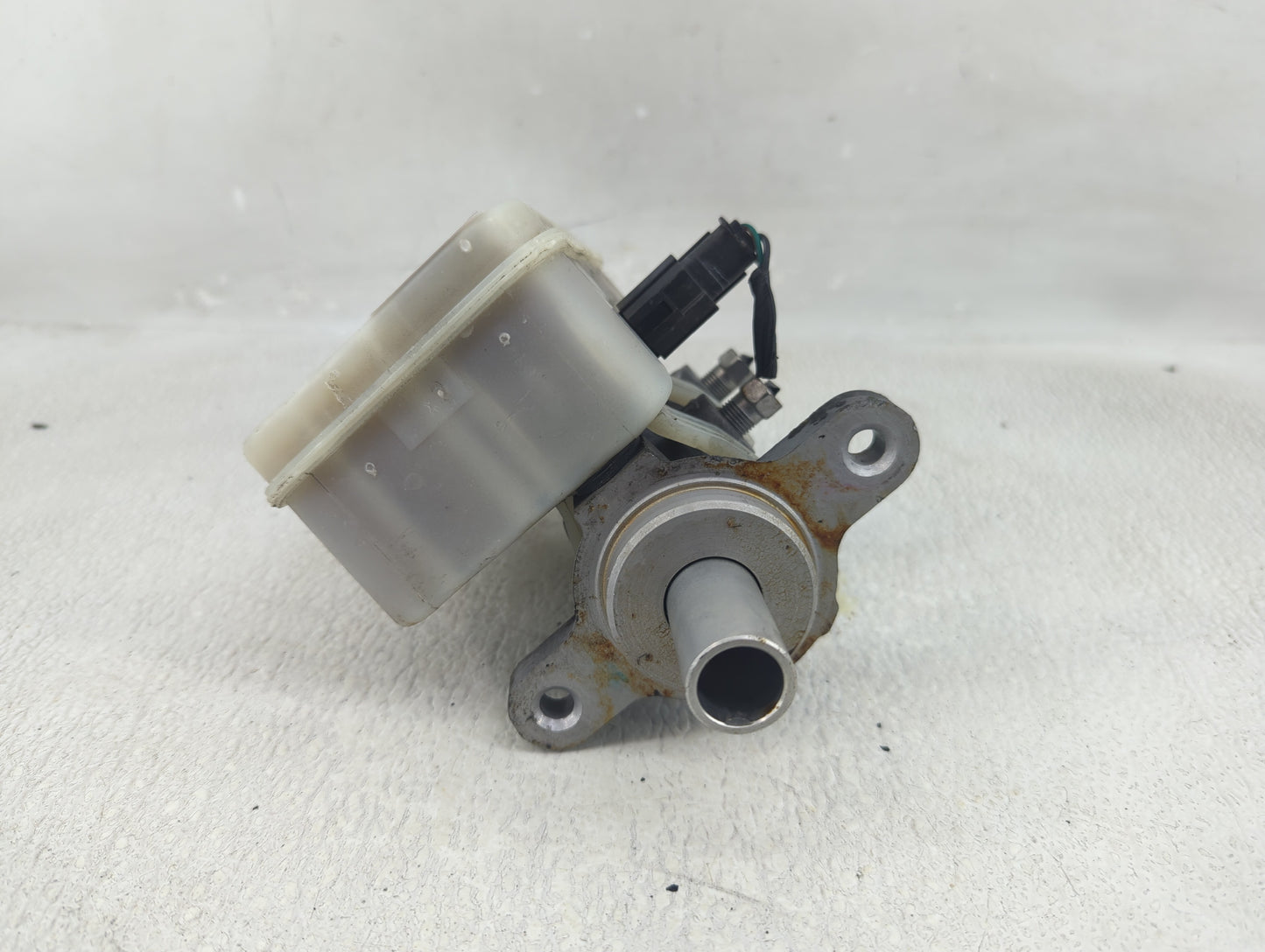 2008-2014 Dodge Avenger Brake Master Cylinder - Oemusedautoparts1.com