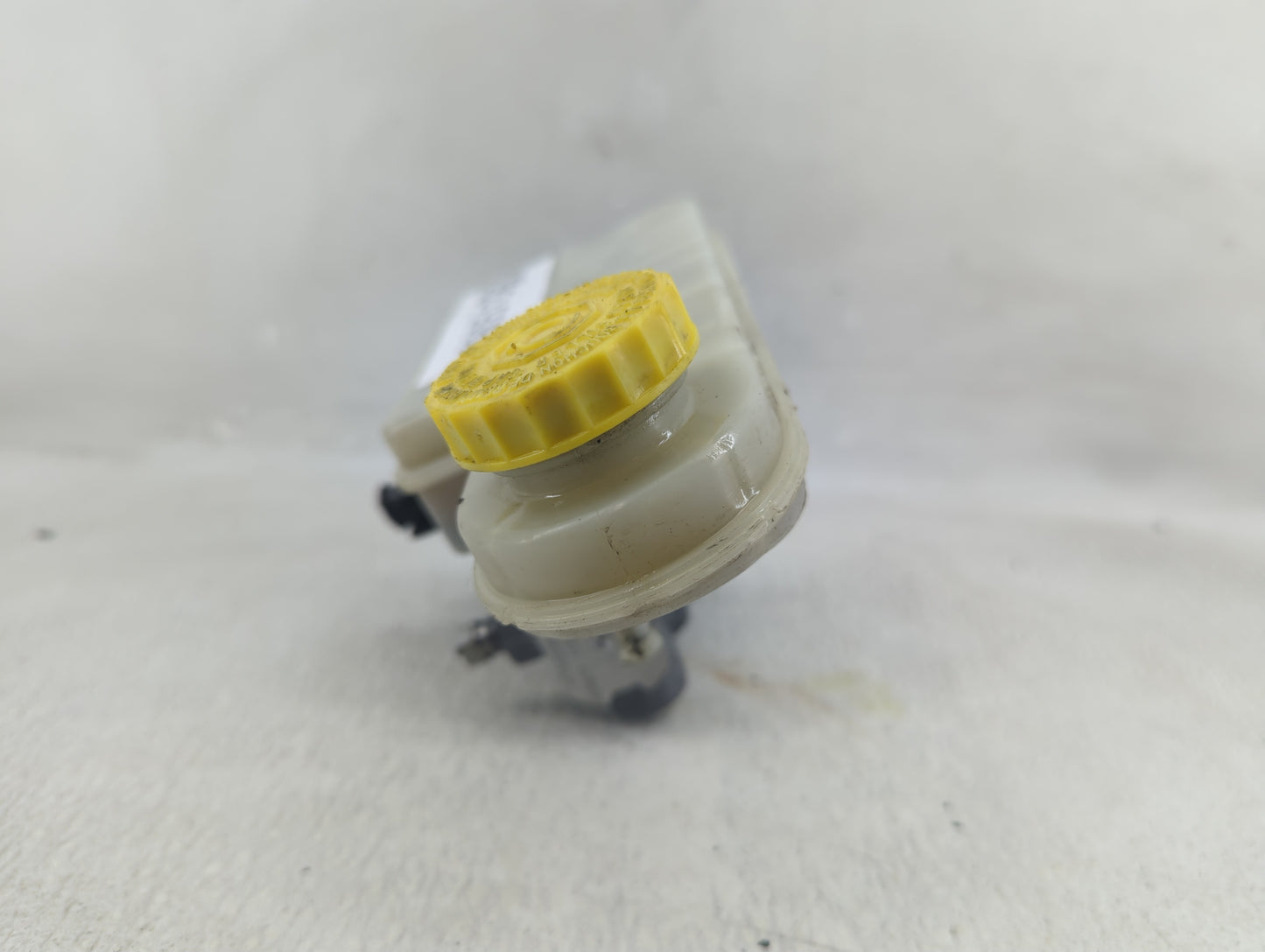 2008-2014 Dodge Avenger Brake Master Cylinder - Oemusedautoparts1.com