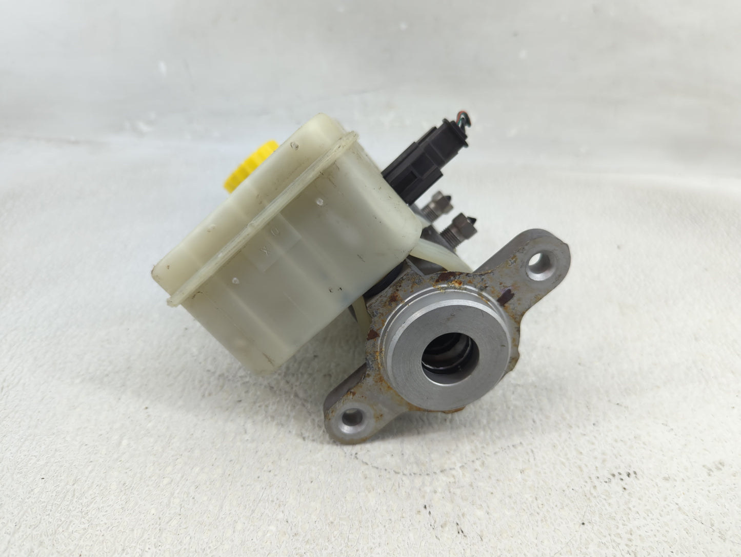 2008-2014 Dodge Avenger Brake Master Cylinder - Oemusedautoparts1.com