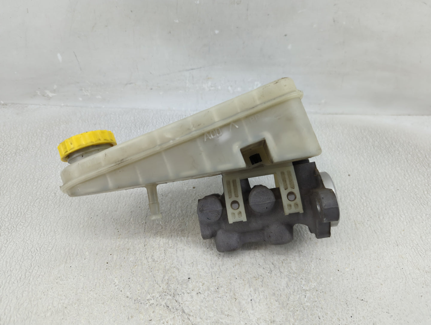 2008-2014 Dodge Avenger Brake Master Cylinder - Oemusedautoparts1.com