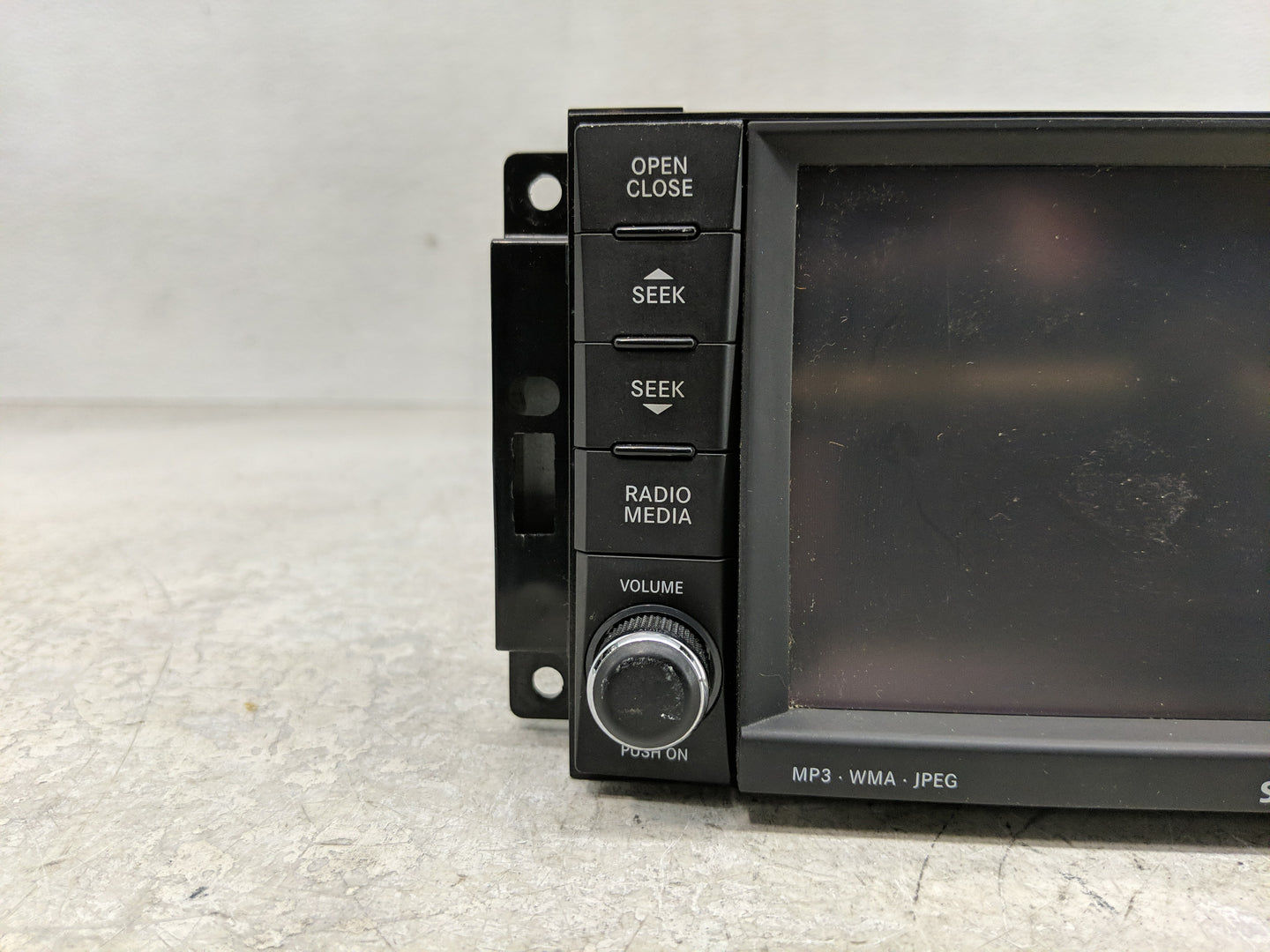 2013 Dodge Avenger Radio AM FM Cd Player Receiver Replacement P/N:P68092001AE P05091656AE Fits OEM Used Auto Parts - Oemused