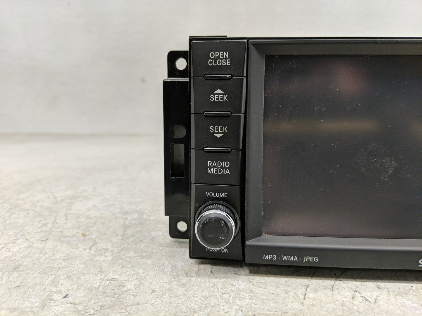 2013 Dodge Avenger Radio AM FM Cd Player Receiver Replacement P/N:P68092001AE P05091656AE Fits OEM Used Auto Parts - Oemused
