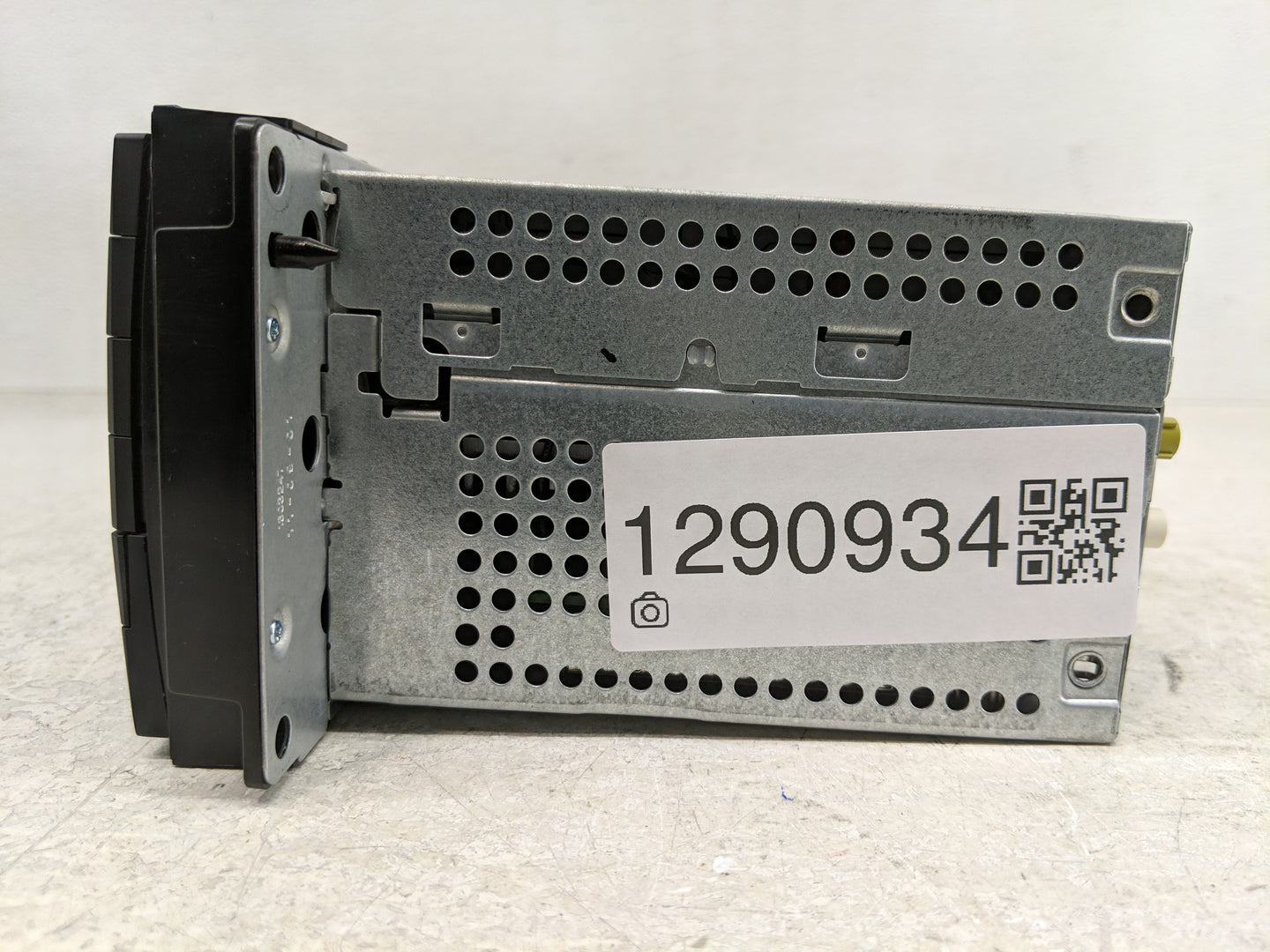 2013 Dodge Avenger Radio AM FM Cd Player Receiver Replacement P/N:P68092001AE P05091656AE Fits OEM Used Auto Parts - Oemused